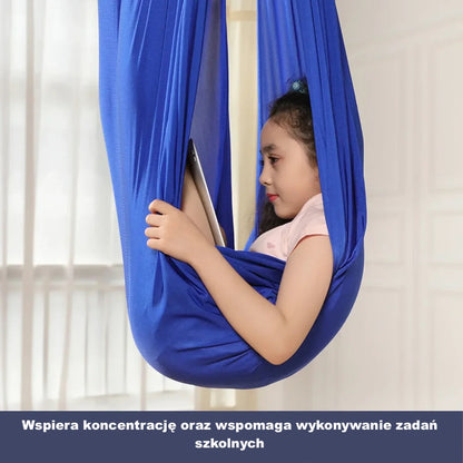 Huśtawka sensoryczna z elastycznej tkaniny – do wnętrz i na zewnątrz
