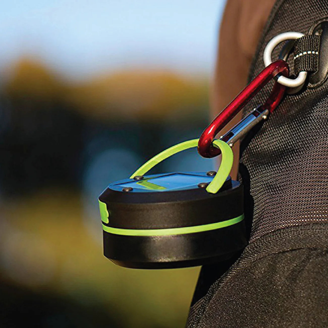 Składana lampka LED z funkcją powerbanku – kempingowa latarnia USB z karabińczykiem