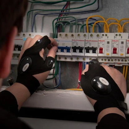 Rękawiczki z latarką LED – oświetlenie do precyzyjnych prac w ciemności