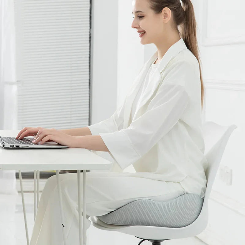 Poduszka ortopedyczna na siedzenie – ergonomiczna podkładka odciążająca