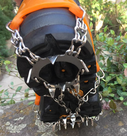 Raczki turystyczne na buty z kolcami – antypoślizgowe, na lód i śnieg, z pokrowcem